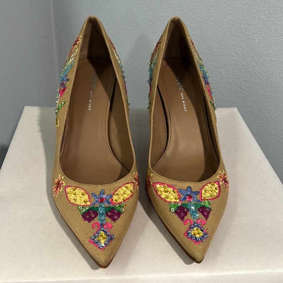 New DKNY Embroidered Heels - Picture 3 of 11